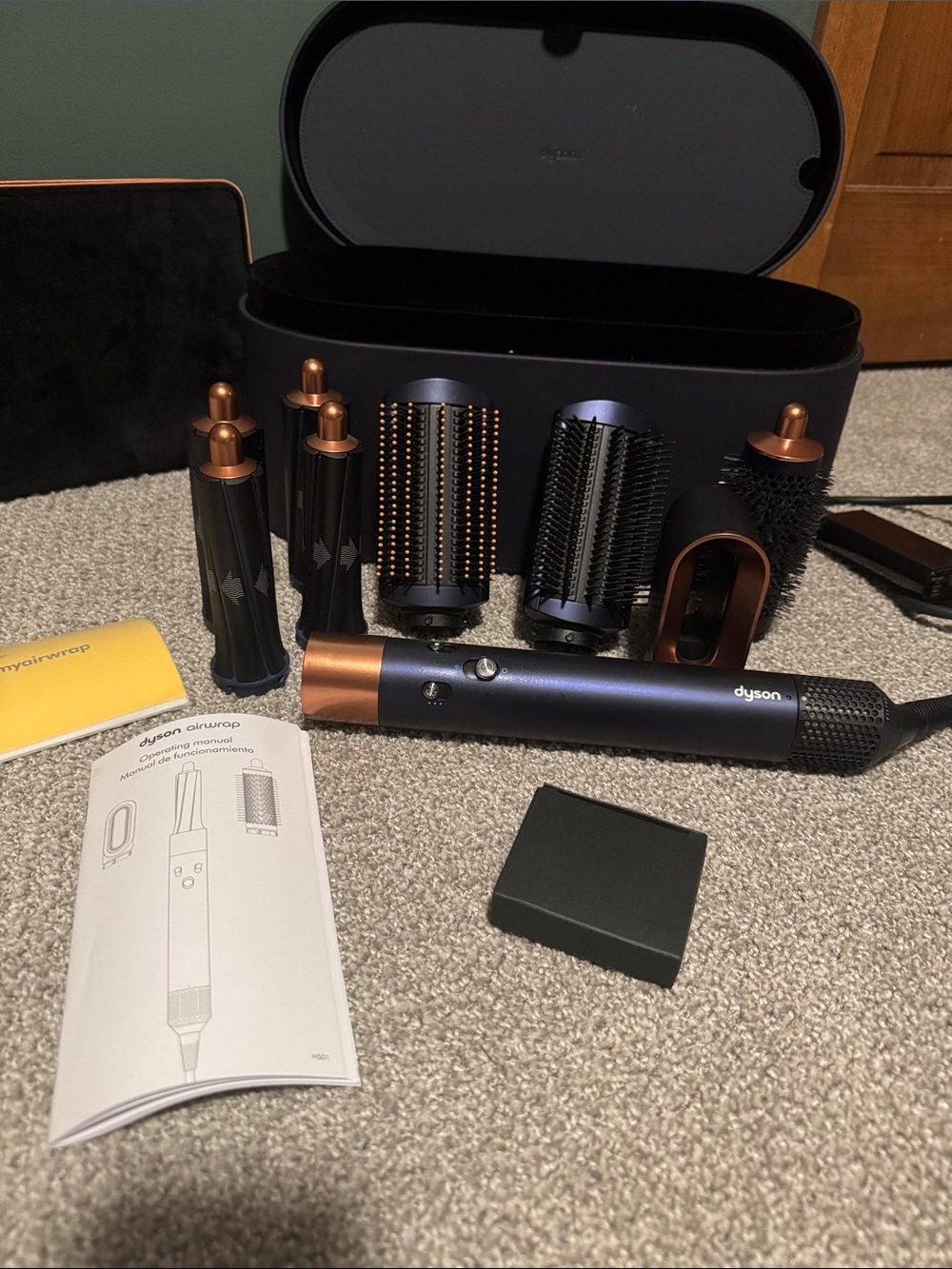 Dyson Airwrap Navy and Copper Hair Styling Set with Case - Picture 9 of 13